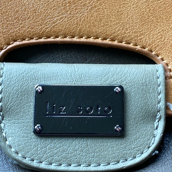 Liz Soto Vegan Leather cross body bag - Picture 3 of 13